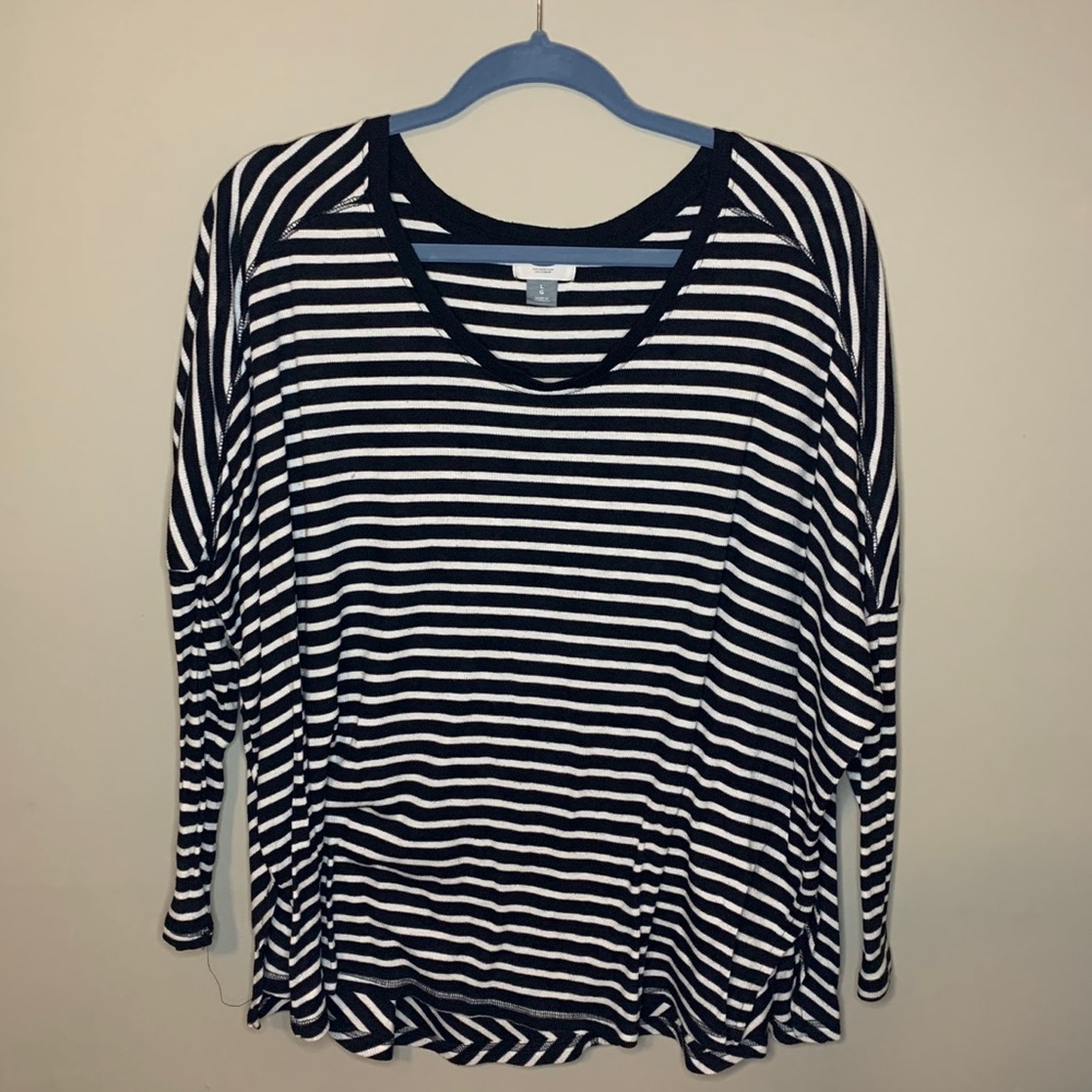 Old Navy Ribbed Tee - Picture 2 of 5